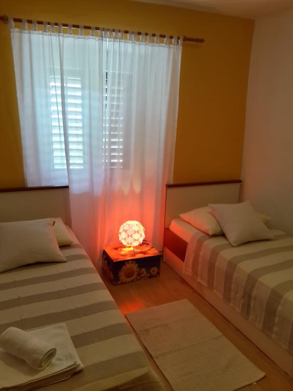 Mili Apartament Vela Luka Exterior foto
