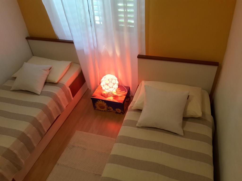 Mili Apartament Vela Luka Exterior foto