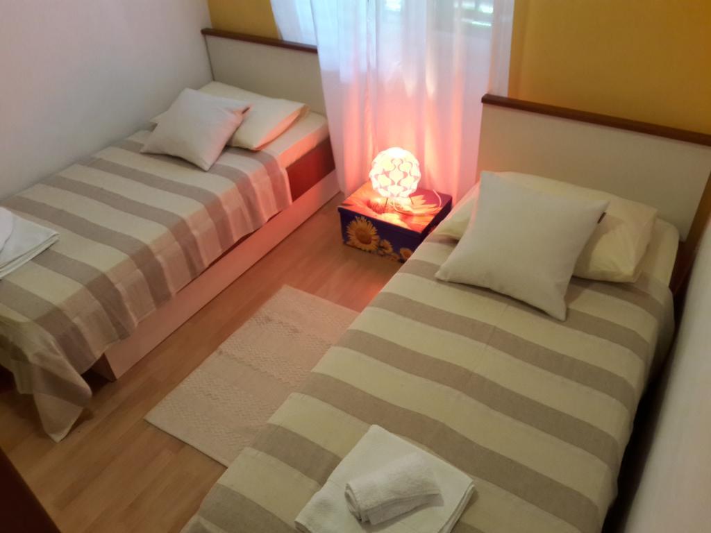 Mili Apartament Vela Luka Exterior foto
